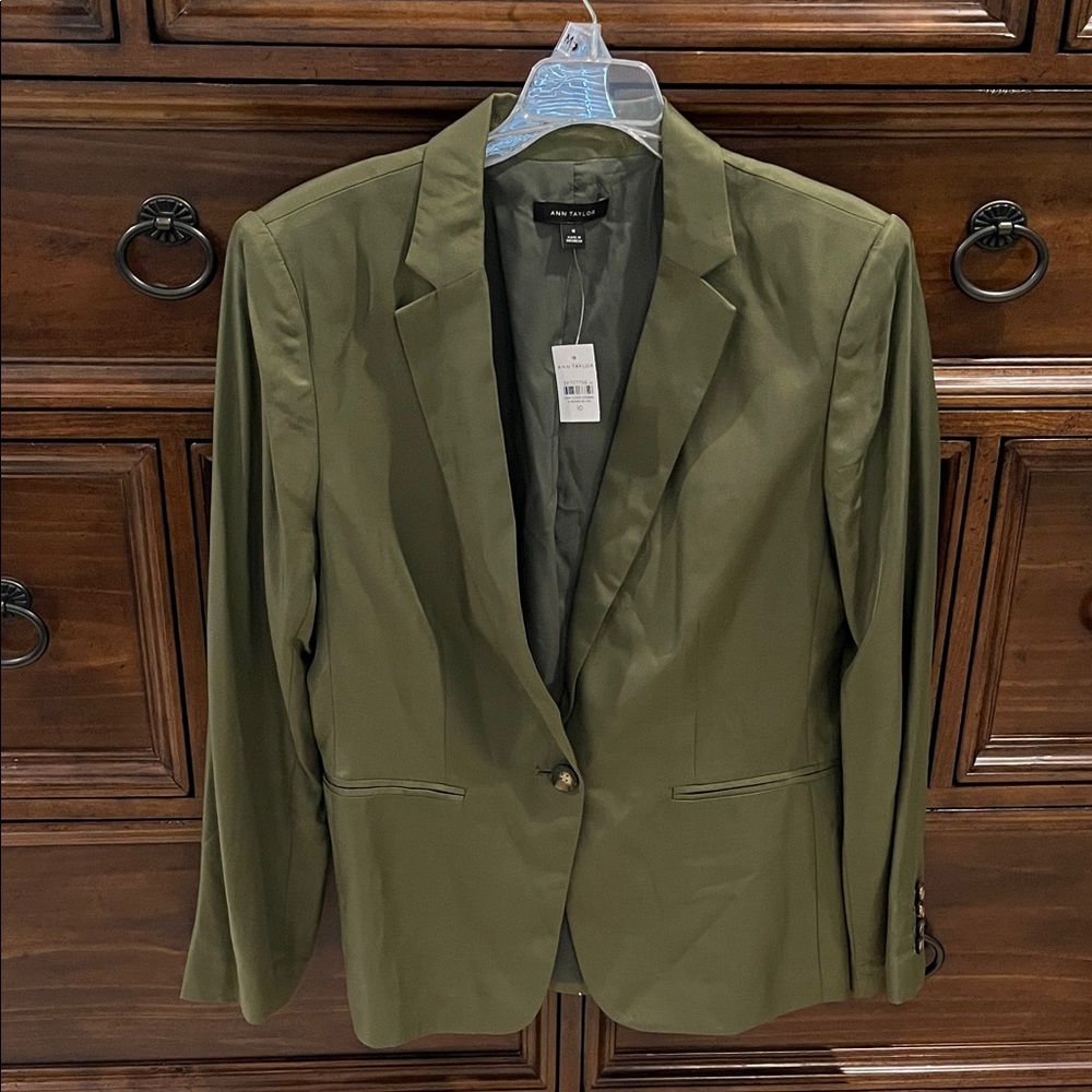 NWT! Satin Ann Taylor Blazer